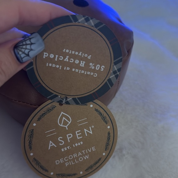 Aspen Christmas gingerbread man faux leather pillow - Picture 7 of 14